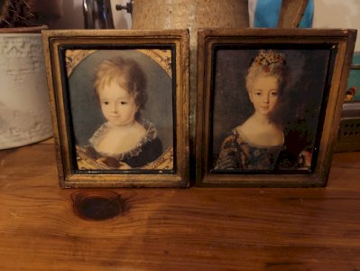 Paire de miniatures décoratives - style XVIIIème siècle