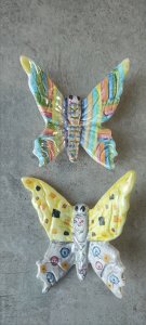 Paire de Papillons en Céramique signée.