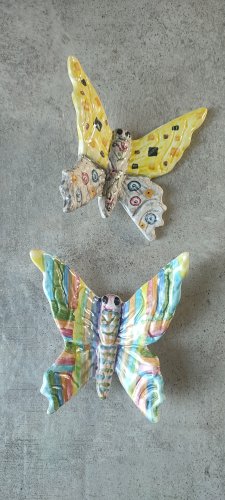 Paire de Papillons en Céramique signée.