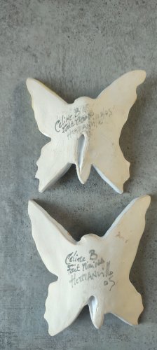 Paire de Papillons en Céramique signée.
