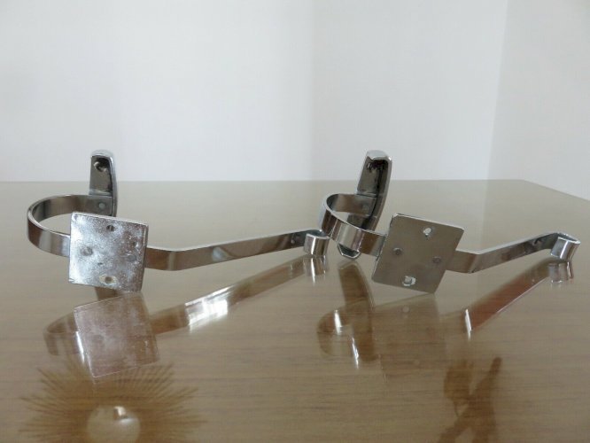 PAIRE DE PATERES MURALES PORTE MANTEAU EN METAL CHROME ANNEES 70 VINTAGE