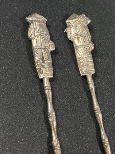 Paire de petites cuillères en argent massif Chine Indochine milieu XXe