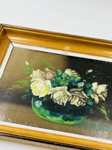 Paire de petites huiles florales vintage encadrées
