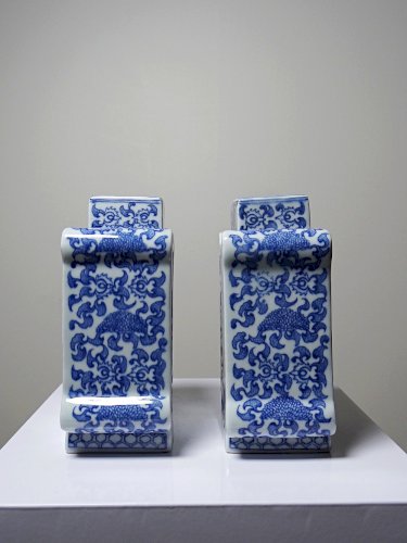 Paire de petits vases couverts ou pots chinois porcelaine vintage