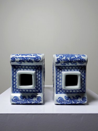 Paire de petits vases couverts ou pots chinois porcelaine vintage