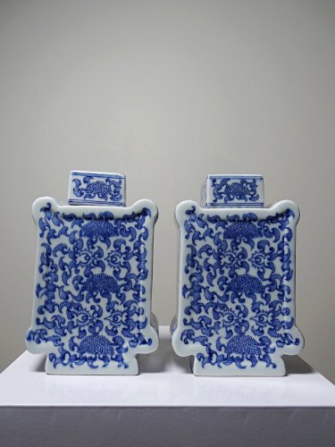 Paire de petits vases couverts ou pots chinois porcelaine vintage