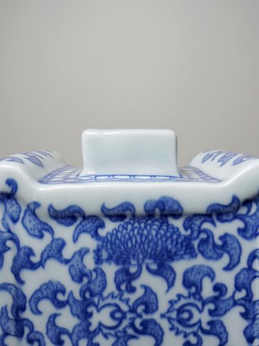 Paire de petits vases couverts ou pots chinois porcelaine vintage