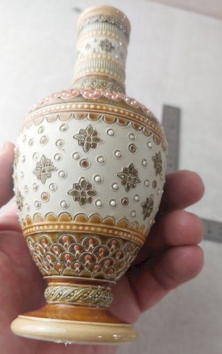 Paire de petits vases en céramique, décor 1808, Villeroy & Boch Mettlach
