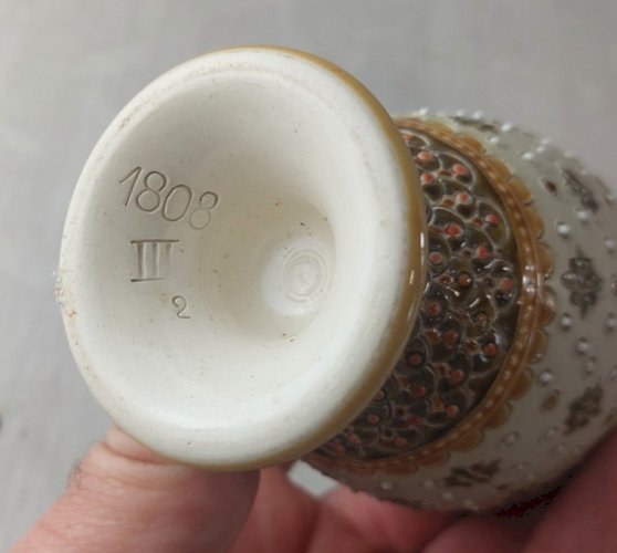 Paire de petits vases en céramique, décor 1808, Villeroy & Boch Mettlach
