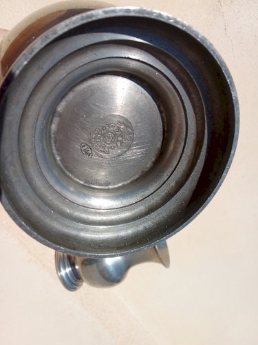 Paire de petits vases en étain 