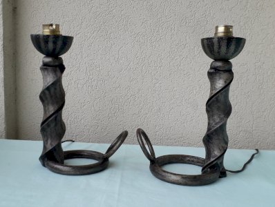 Paire de pieds de lampe en fer forgé