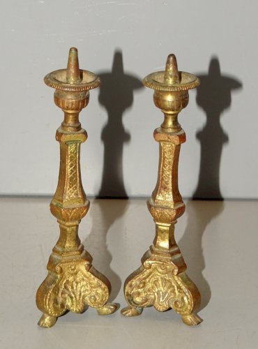 -PAIRE de PIQUES CIERGES MINIATURES EN BRONZE de POUPEE ou Curé RELIGION   D