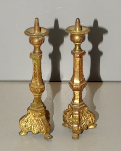-PAIRE de PIQUES CIERGES MINIATURES EN BRONZE de POUPEE ou Curé RELIGION   D