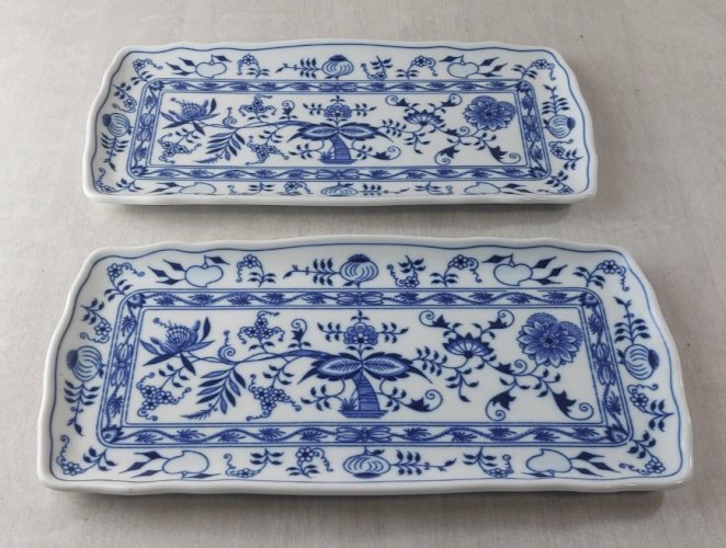 Paire de plats à cake, décor Blue Onion / porcelaine Tchécoslovaquie / Czech