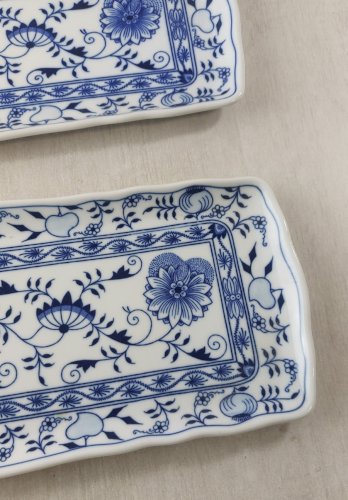 Paire de plats à cake, décor Blue Onion / porcelaine Tchécoslovaquie / Czech