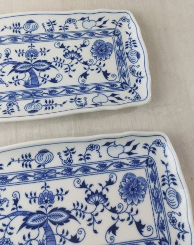 Paire de plats à cake, décor Blue Onion / porcelaine Tchécoslovaquie / Czech
