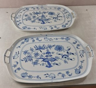 Pair of serving dishes, Blue Onion design / porcelain Czechoslovakia / Czech