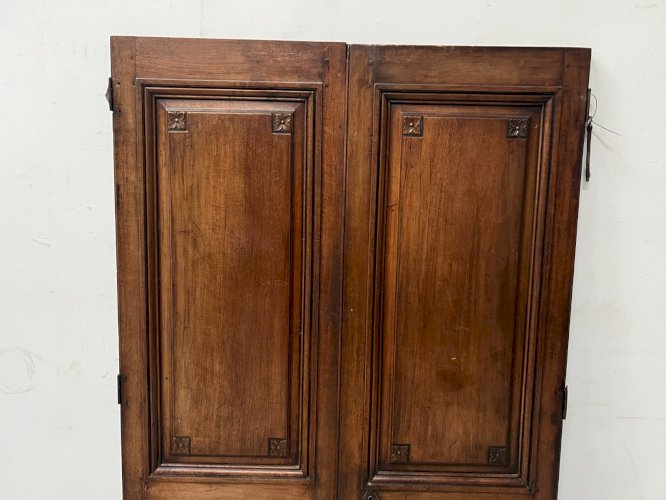 Paire de portes a deux panneaux en noyer massif XVIII siècle