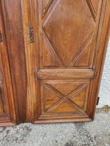PAIRE DE PORTES LOUIS XIV EN NOYER DU XIX ème SIECLE