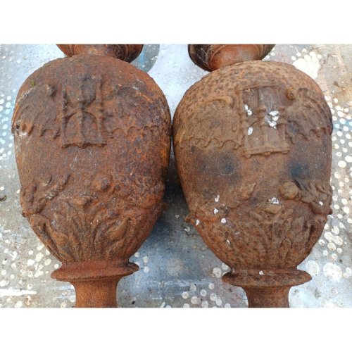Paire de Pots a Feux en Fonte 1900 : Charleville - Mézières