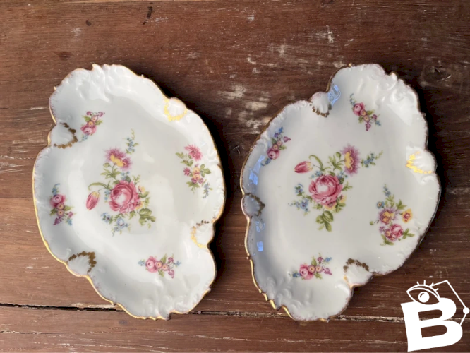 Paire de raviers en porcelaine ancienne