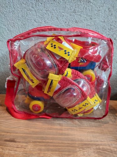 Paire de rollers cars avec accessoires en bon état