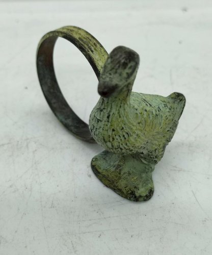 Paire de rond de serviette bronze forme de canard en bon etat(made in chiner )