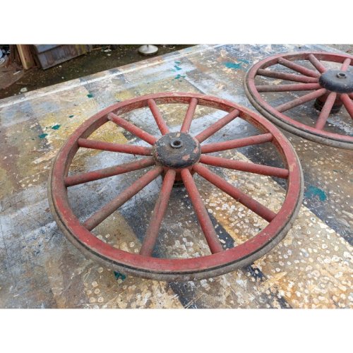 Paire de Roues Anciennes en Bois et Gomme