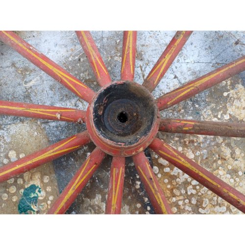 Paire de Roues Anciennes en Bois et Gomme