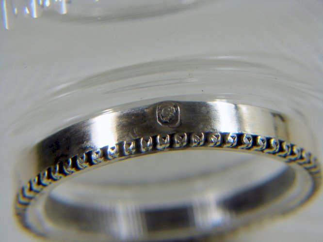 Paire de Salerons Cristal Moulé Monture Argent à Décor Perlé Poinçons H - 3,5 cm