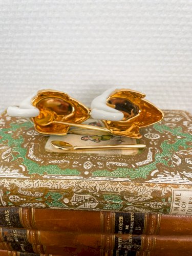 Paire de salerons cygnes blanc & or porcelaine de Limoges