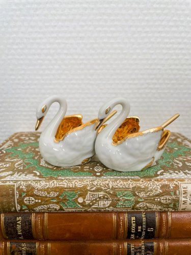 Paire de salerons cygnes blanc & or porcelaine de Limoges
