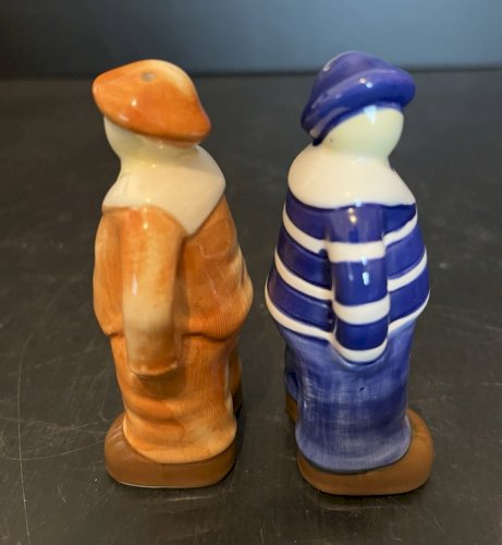 paire de salerons saliere poivriere en céramique MAI  ? Henriot Quimper bretagne