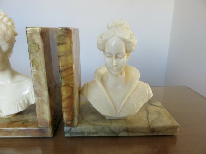 PAIRE DE SERRE LIVRES  BUSTE FEMME  EN MARBRE ART DECO VINTAGE 