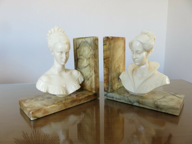 PAIRE DE SERRE LIVRES  BUSTE FEMME  EN MARBRE ART DECO VINTAGE 