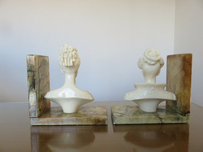 PAIRE DE SERRE LIVRES  BUSTE FEMME  EN MARBRE ART DECO VINTAGE 