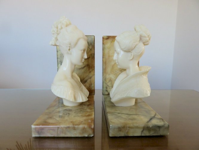 PAIRE DE SERRE LIVRES  BUSTE FEMME  EN MARBRE ART DECO VINTAGE 