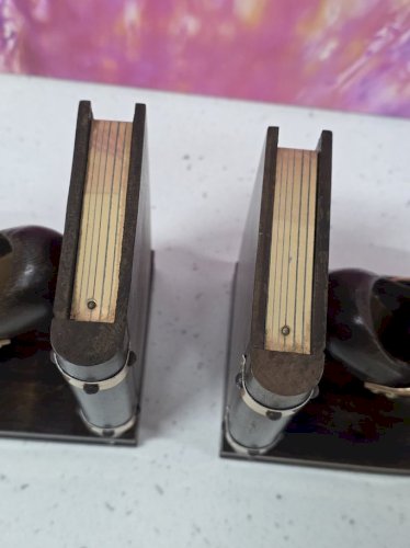 paire de serre livres en bois et cuivre sabot kitsch