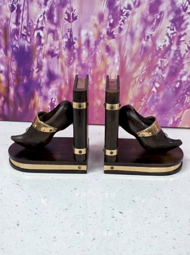 paire de serre livres en bois et cuivre sabot kitsch