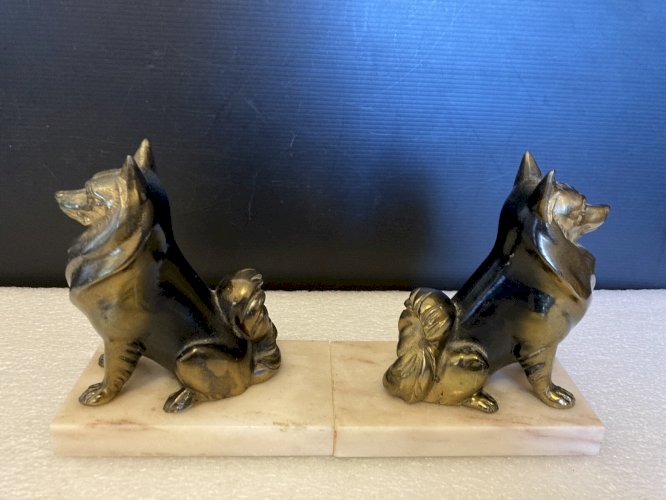 paire de serre livres  en régule chien berger belge malinois
