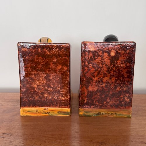 Paire de serre-livres HB Quimper par Berthe Savigny enfants assis M3696