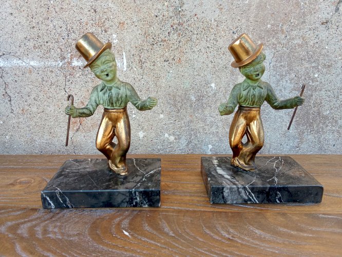 Paire de serre-livres original en métal patiné