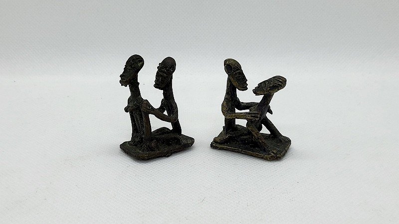 PAIRE DE STATUETTES EROTIQUES EN BRONZE AFRICAIN N°6