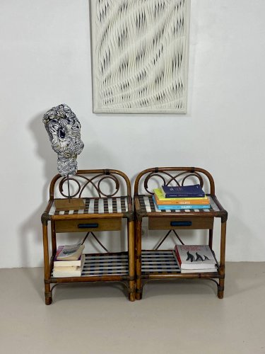 Paire de tables de chevet en rotin et damier noir et blanc, années 70