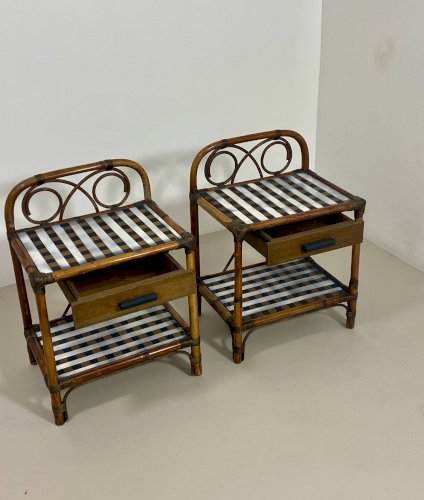 Paire de tables de chevet en rotin et damier noir et blanc, années 70
