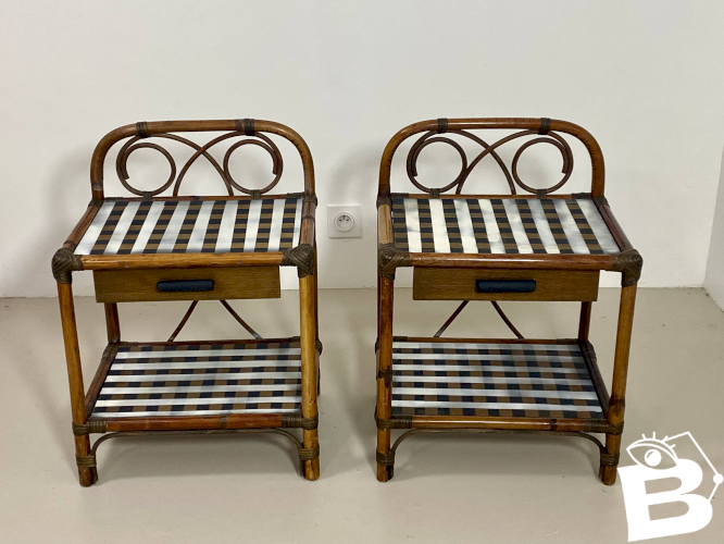 Paire de tables de chevet en rotin et damier noir et blanc, années 70