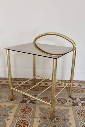 Paire de tables de chevet métal doré et plateau verre miroir