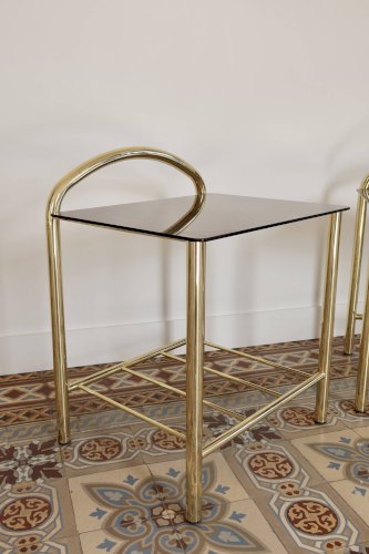 Paire de tables de chevet métal doré et plateau verre miroir