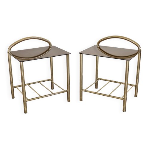 Paire de tables de chevet métal doré et plateau verre miroir