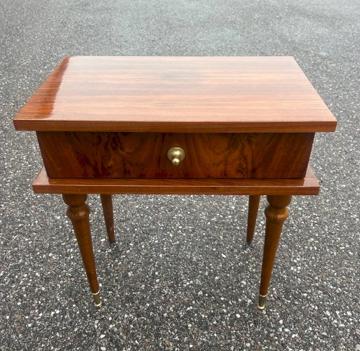 Paire de tables de chevets 1950